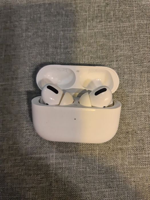 Безжични слушалки AirPods Pro 1 + кабел