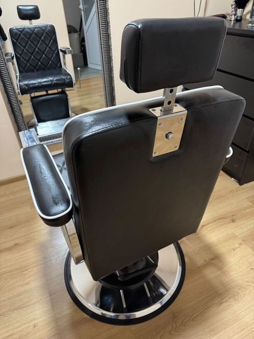 Бръснарски стол - като нов