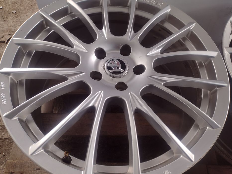 AUTEC 19-5x112 ET35 8.5j Шкода Октавия VRS