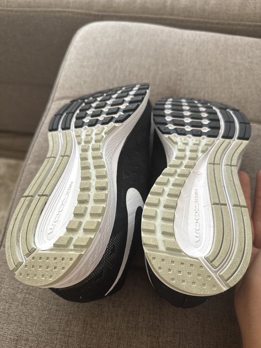 Adidasi nike.