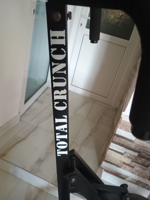 Aparat fitness total crunch.