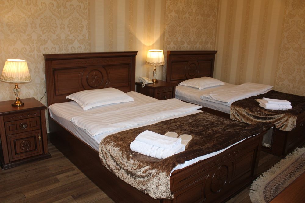 HALOL mehmonhona RIDVAN Plaza