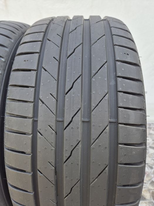 2бр 245 40 18 Hankook летни НОВИ