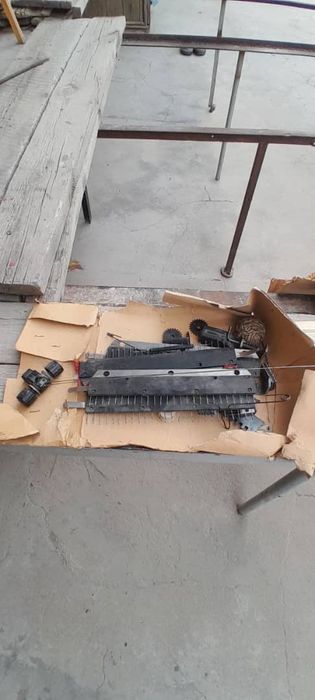 Вязальная машинка Нева 5