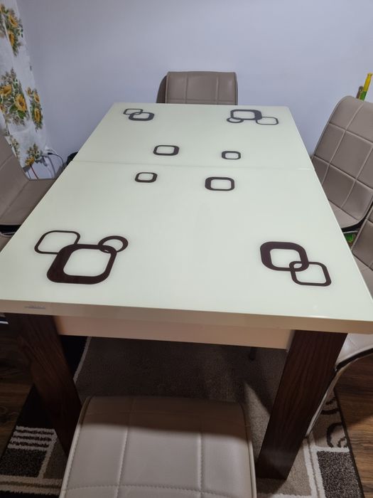 Masă de bucatarie extensibilă cu 6 scaune!