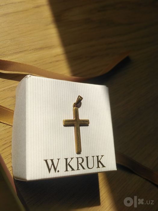 Золотой крестик бренда W. KRUK