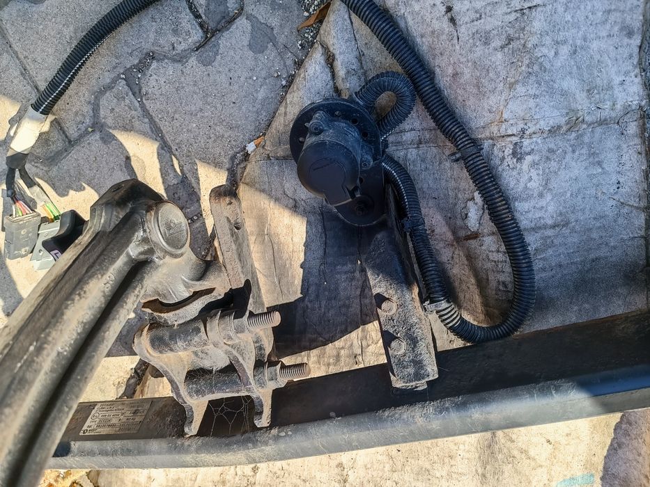 Теглич за ПЕЖО 3008