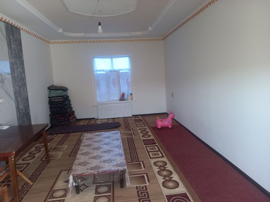 Hovli sotiladi 4.5 sotix Jizzax shahar markazida