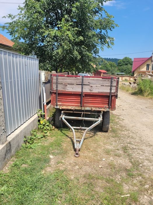 Vand/schimb  remorca agricola doua axe, lada basculabila  pentru tractor. Stare foarte bună!!!