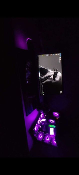 Ryzen 5 5600X / RTX 3070 Aorus / 32GB RAM / 300Hz Monitor