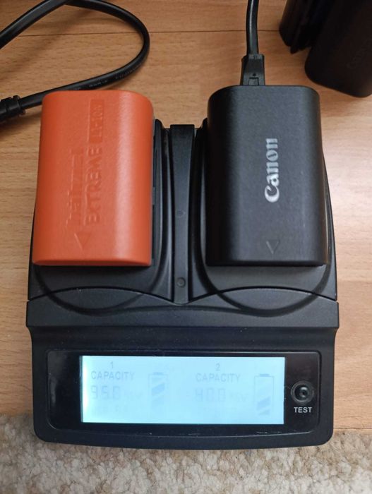 Watson LP-E6 Duo LCD Charger - incarcator acumulatori Canon LP-E6