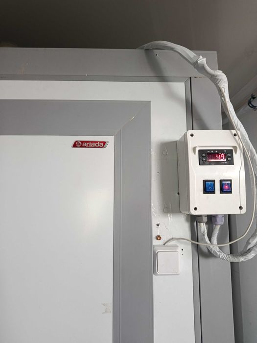 Холодильная и морозильная камера