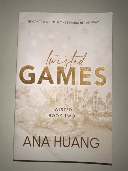 Carte de citit Twisted Games in engleza