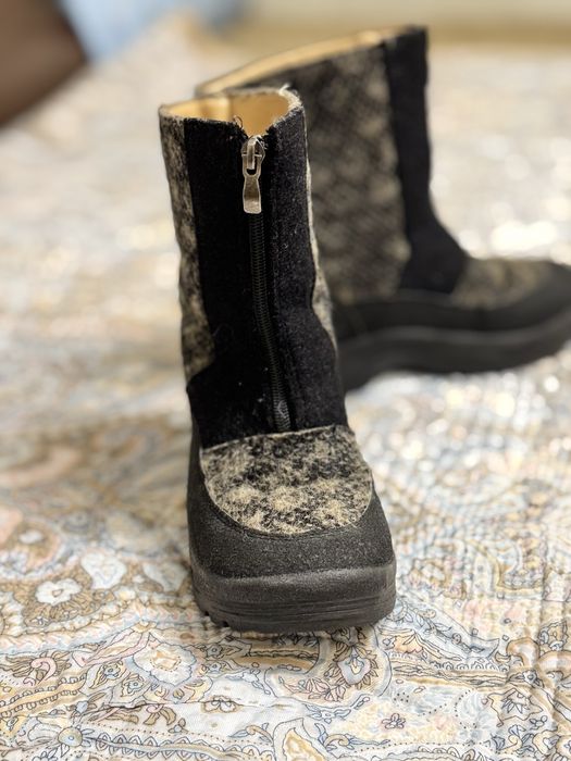 Продам  детские валенки