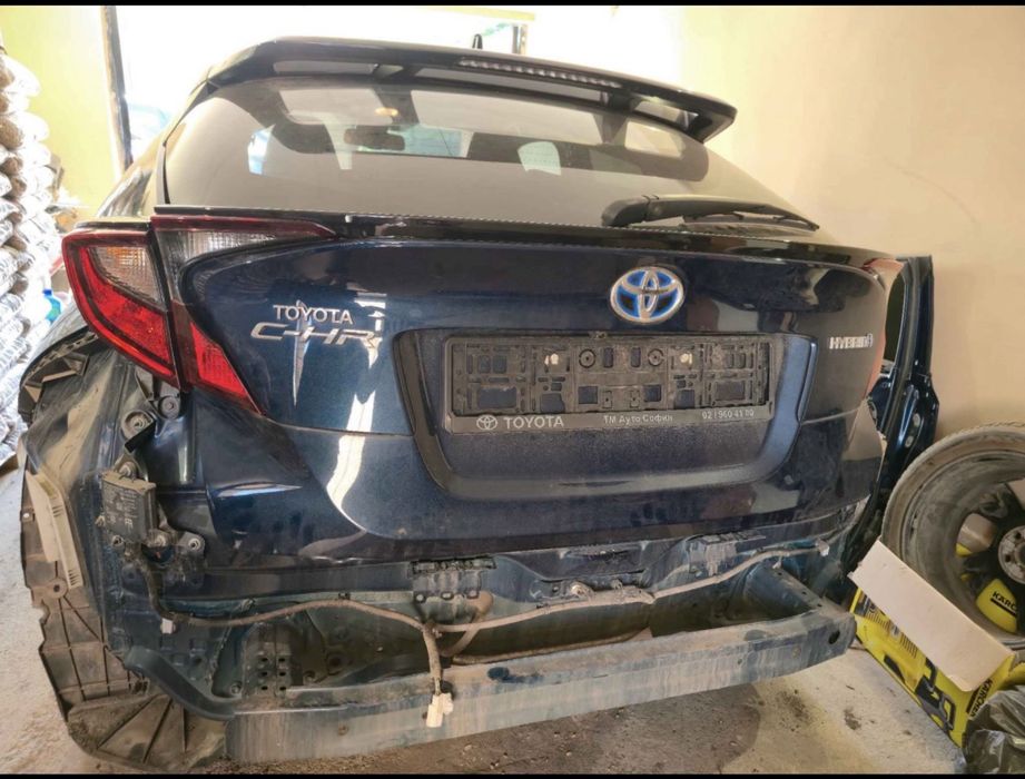 Тойота C-HR 1.8 hybrid 122кс. На 36 900 км 2023 на части