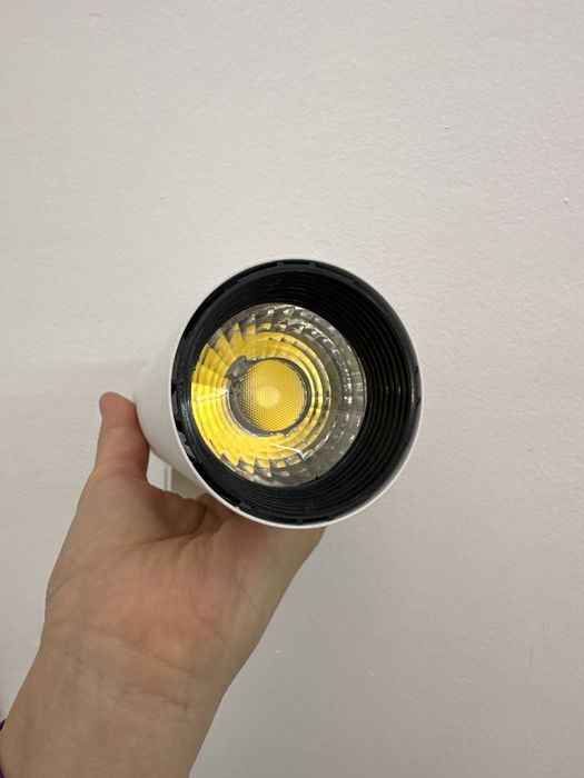 Продаю споты в отличном рабочем состоянии б/у