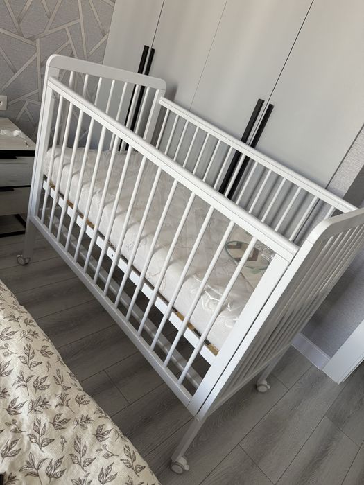 Продам детскую кроватку pituso 120/60 вместе с матрасом