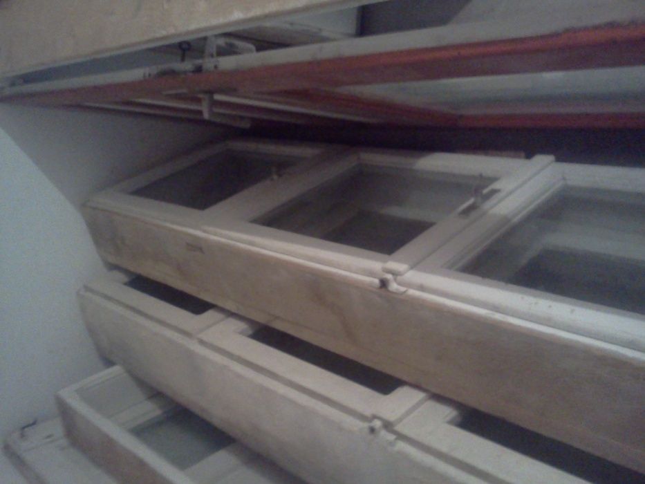 vand usi si geamuri din lemn