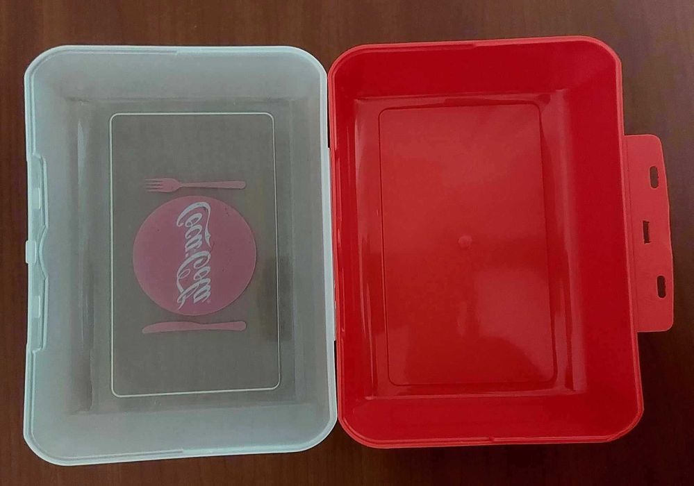 Кутия за храна на Кока Кола.