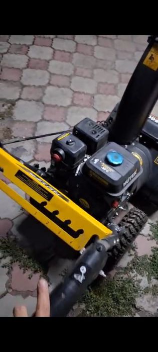 Снегоуборочная машина