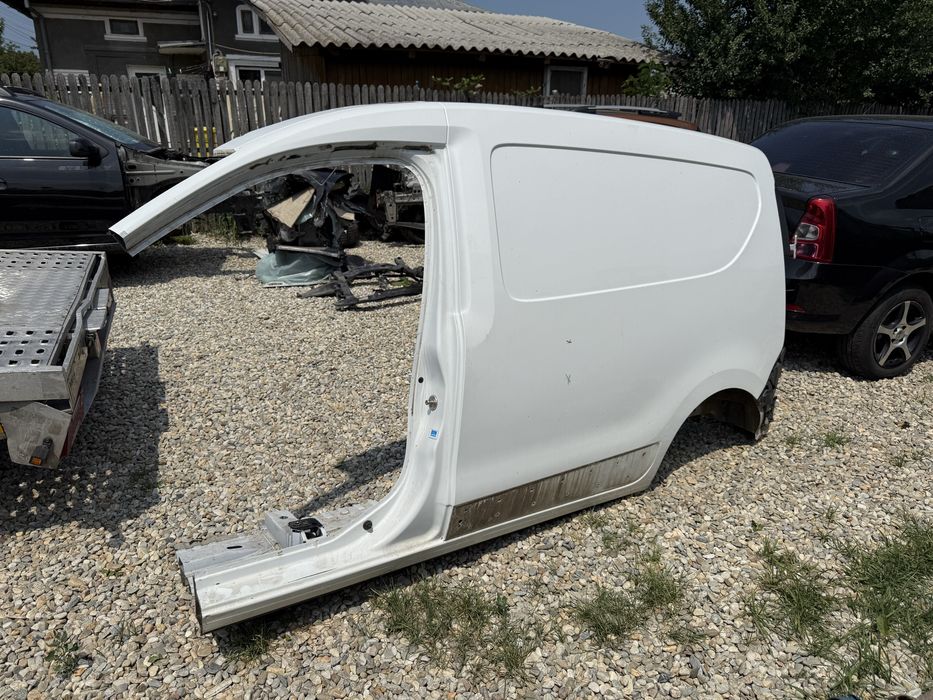 Vand aripi spate Dacia Dokker Van sau cu locuri
