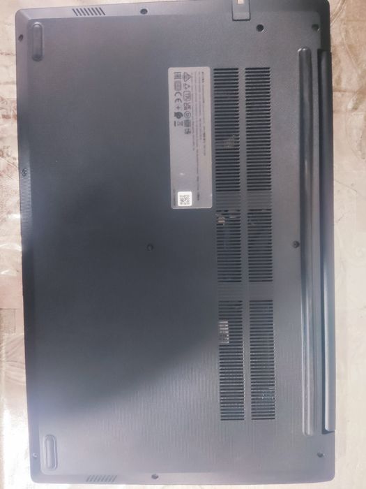 Noutbook lenovo v15g2