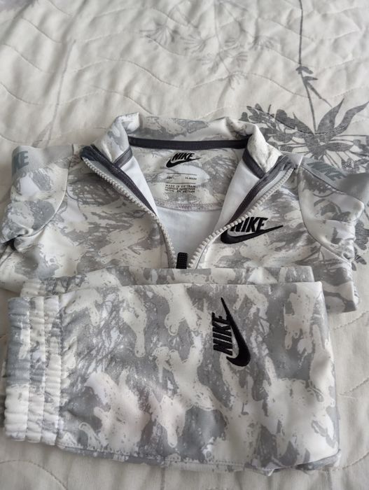 Haine copiii/ trening / blugi /cămașă