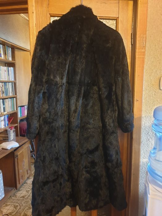 Haina din blana naturala, impecabila
