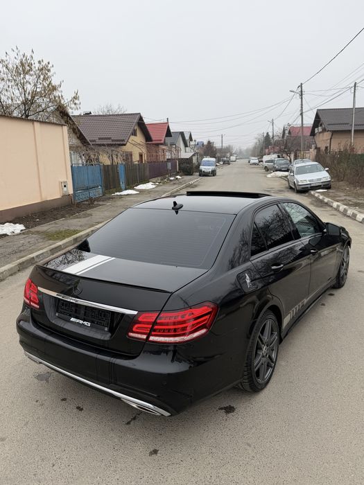 Vand Mercedes E220 2016 Pachet Amg 9G Piele Trapa Usor Avariat / Lovit