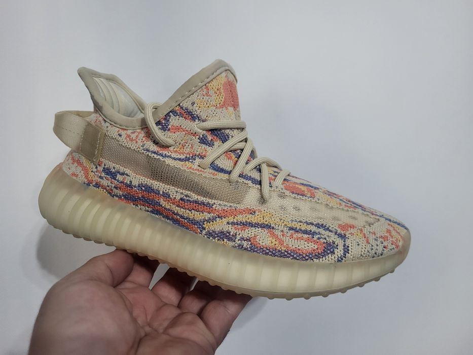 Adidas Yeezy Boost -  Premium - unisex