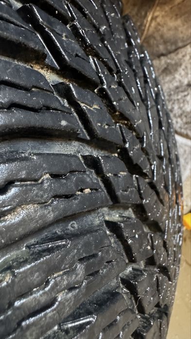 Jante  anvelope  5x114,3  215 55 16 nokian