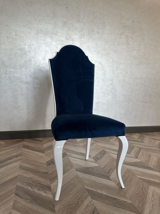 Элегантный комплект Cara: стол, 20 стульев и комод (Италия)