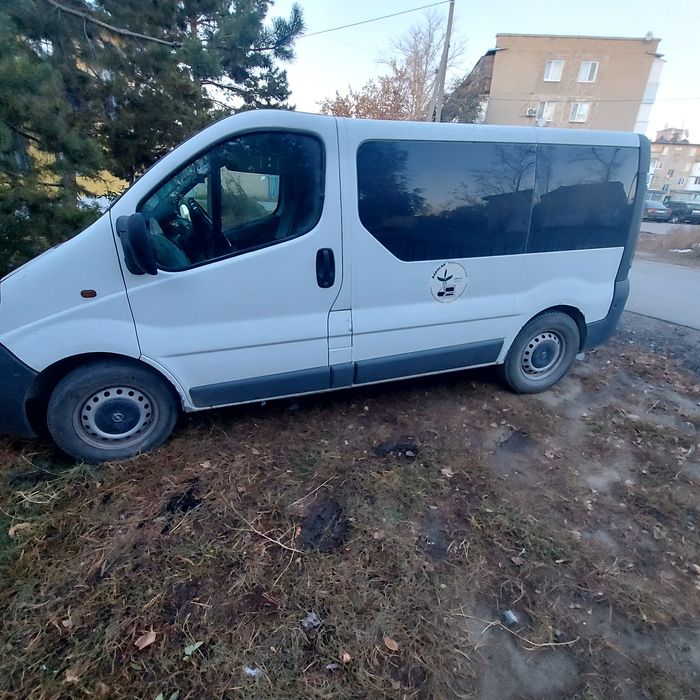 грузовой бус 2004 года