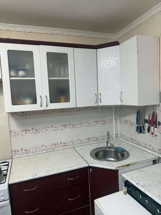 Продам куханный гарнитур (угловой)