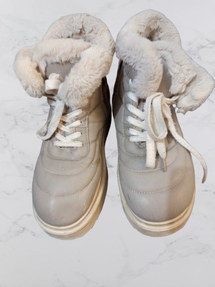 Отдам Ботинки женские 38р