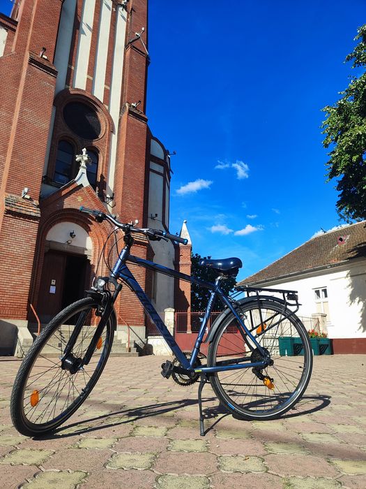 Bună ziua aș vrea să vând bicicleta asta a costat 800 RON și îl vând la 600 Lei detalii la numărul de telefon afișat 0774334510 se aduce la voi acasă