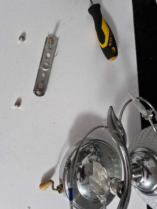 Стенни лампи 220v