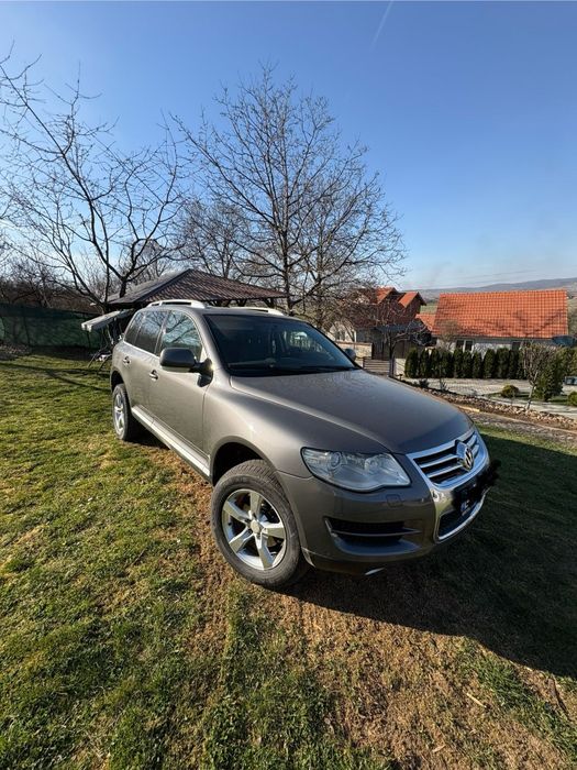 Vând Volkswagen Touareg