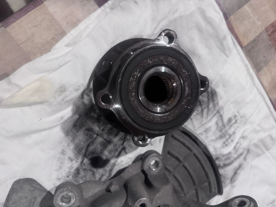 Шенкел с лагер главина за Мазерати