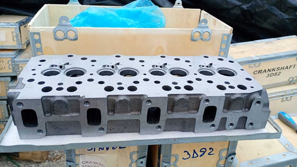 Chiulasa motor Yanmar 4TNA78 / piese Yanmar / ne-echipată / fără supape