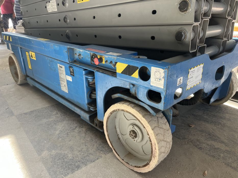 Ножична Вишка 12 метра ПРОДАЖБА