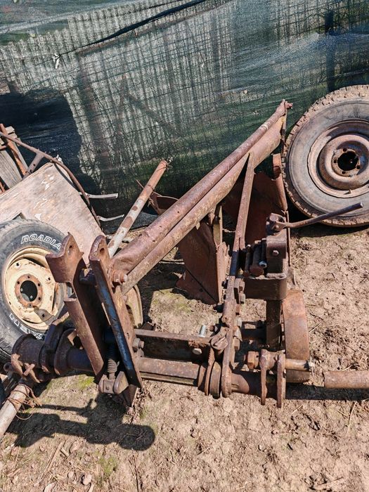 Vând tractor U445