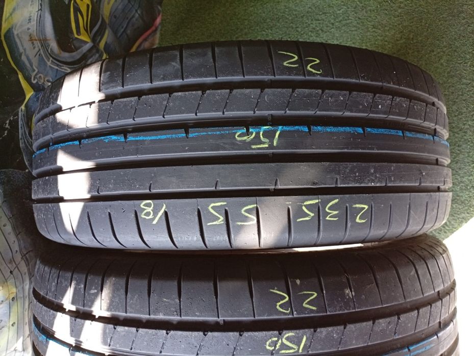 235 55 18 Dunlop