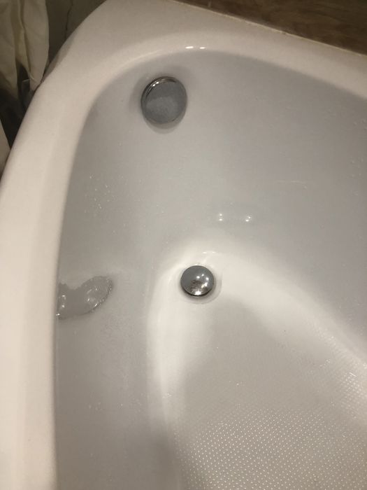 Продам угловую ванну со смес. размер 150*95