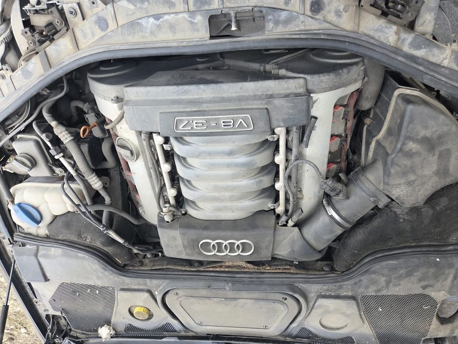 Dezmembrez audi a8 4x4
