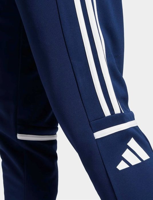 Adidas ,нов оригинален мъжки анцуг,размер М,цвят тъмносин.