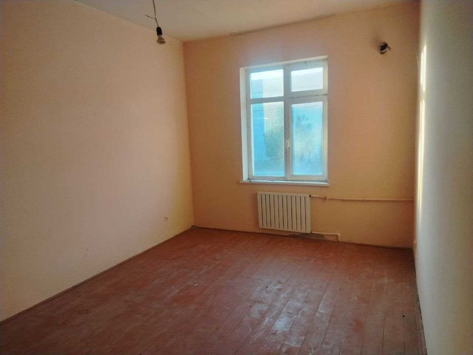 Коттедж сотилади. 6 сотихдан иборат. Шода кафесининг 2-орқа кучаси.