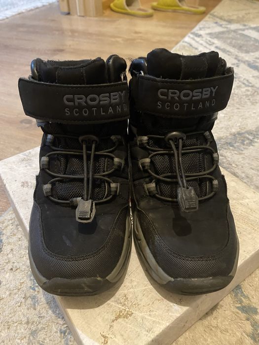 Продам зимние ботинки на мальчика…