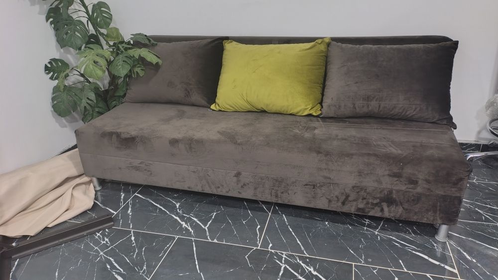 Диван триместен кадифе