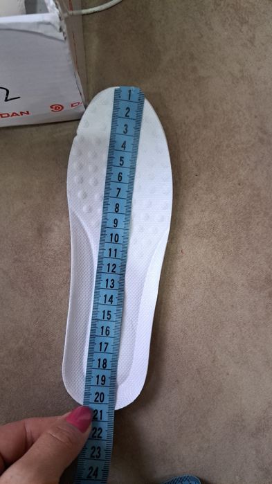 Кроссовки для девочки